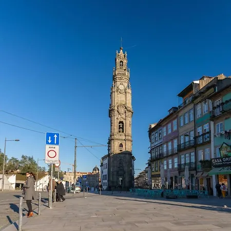 Luksusowy namiot Loft With Great Balcony And Ac Close To Clerigos Porto