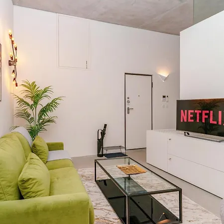 Loft With Great Balcony And Ac Close To Clerigos