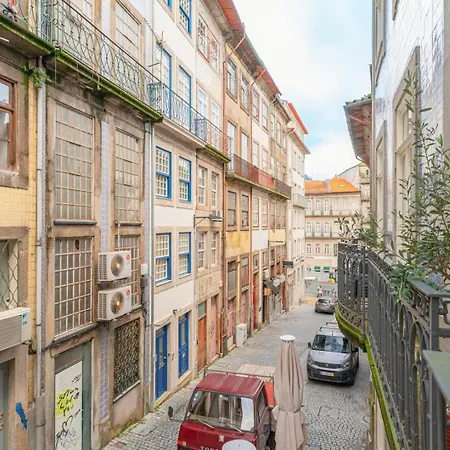 Loft With Great Balcony And Ac Close To Clerigos Porto